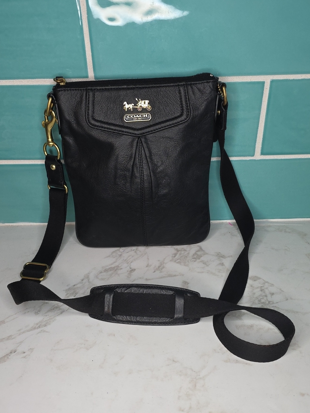 Vintage 2000's Coach Madison Soft Leather Swingback Crossbody Bag
